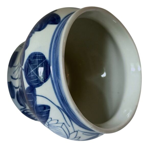 Vintage Hand-Painted Ceramic Chinoiserie Blue & White Lotus Bowl / Potpourri Pot - Picture 11 of 14
